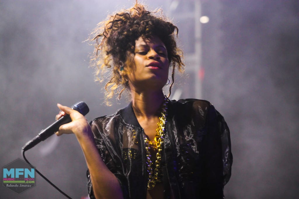 AlunaGeorge at the Main Frame Stage