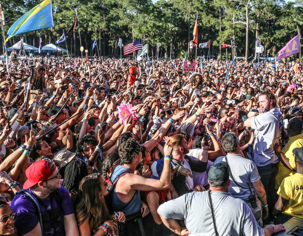 Post Malone and his crowd. Photo: Brian Hensley // Brian Hensley Photography/MusicFestNews