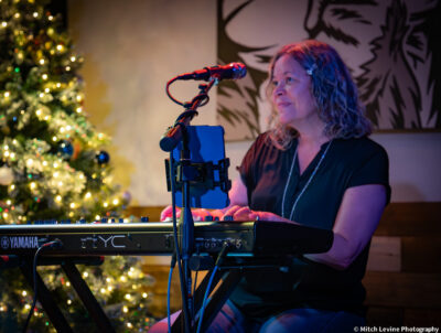 Caroline KillohBrown Eyed Women - Crazy Uncle Mike's. 📸: Mitch Levine