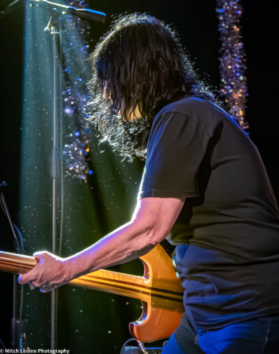 Joni Bottari - Brown Eyed Women - Crazy Uncle Mike's. 📸: Mitch Levine