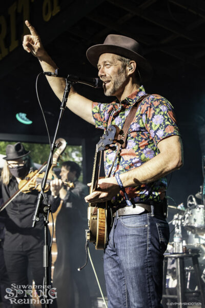 Steep Canyon Rangers. π·: David Lee