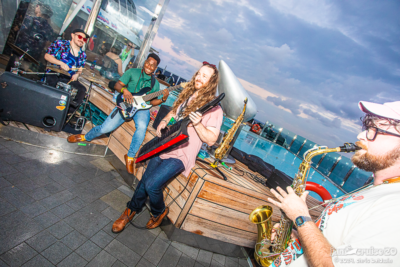 Displace sunrise set daily - Jam Cruise 20. 📸: Chris Baldwin