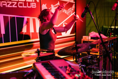 Taylor Galbraith - Jam Cruise 20. 📸: Jesse Faatz