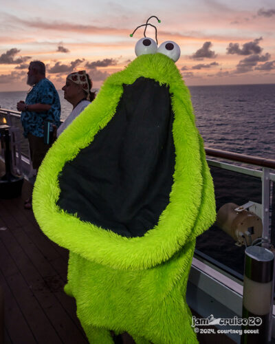 NOPE NOPE NOPE NOPE - Jam Cruise 20. 📸: Scout It Out Media