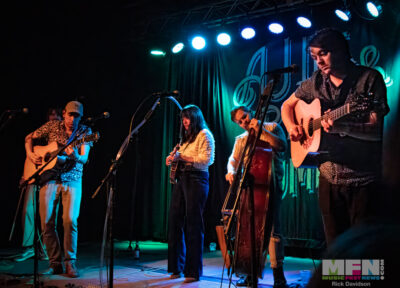 AJ Lee and Blue Summit đź“·: Rick Davidson