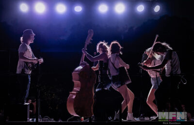 Molly Tuttle and Golden Highway. 📷: Rick Davidson