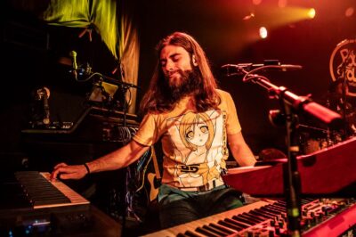 Jeremy Kaplan - Dogs in a Pile - Charleston Pour House. 📸: @nickspicks710