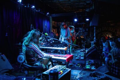 Dogs in a Pile - Crowbar 05.02.24. 📸: Dan Fernandez @Djfworkshops