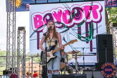 Julia Lloyd - BOYCOTT! - Sunshine Get Down '24. 📸: Brier Media
