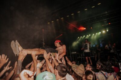 Frankie and the Witch Fingers - Nelsonville Music Festival. 📸: Maria Cardillo