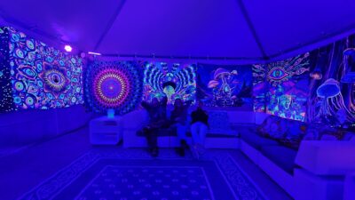 The Green (??) Room - Sunshine Hootenanny '24. 📸: Matt Hillman