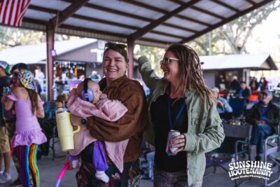 Magdalena Mags & Este Elizabeth with BOWIE! - Sunshine Hootenanny '24. 📸: Brier Media Photography