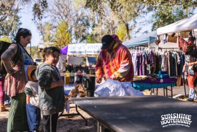 Tie-Dye workshop with Arnie Mazliah - Sunshine Hootenanny '24. 📸: Brier Media Photography