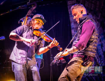 Jeremy Garrett and Andy Hall (Stringdusters) ๐ธ: Rick Davidson