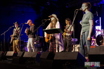 Quartermoon ๐ธ: Rick Davidson