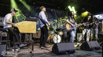 Donna the Buffalo with the Ain't Sisters ๐ธ: David Lee