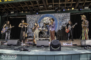 Ain't Sisters ๐ธ: David Lee