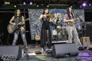 Ain't Sisters ๐ธ: David Lee