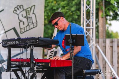 Jeremy Egglefield - Melody Trucks & The Lee Boys. 📸: Tony Brier