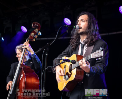 Henhouse Prowlers π·: Rick Davidson