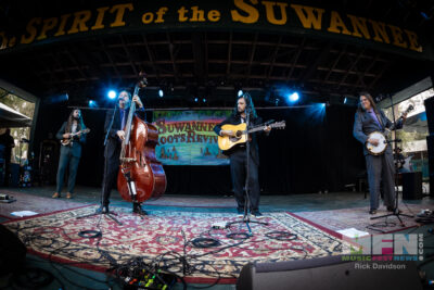 Henhouse Prowlers π·: Rick Davidson